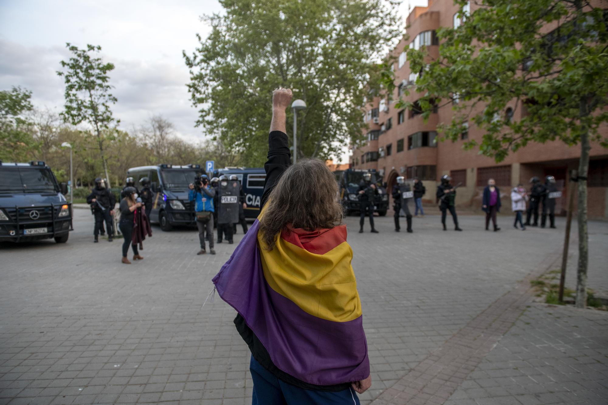 Mitín de Vox en Vallecas y carga policial - 26